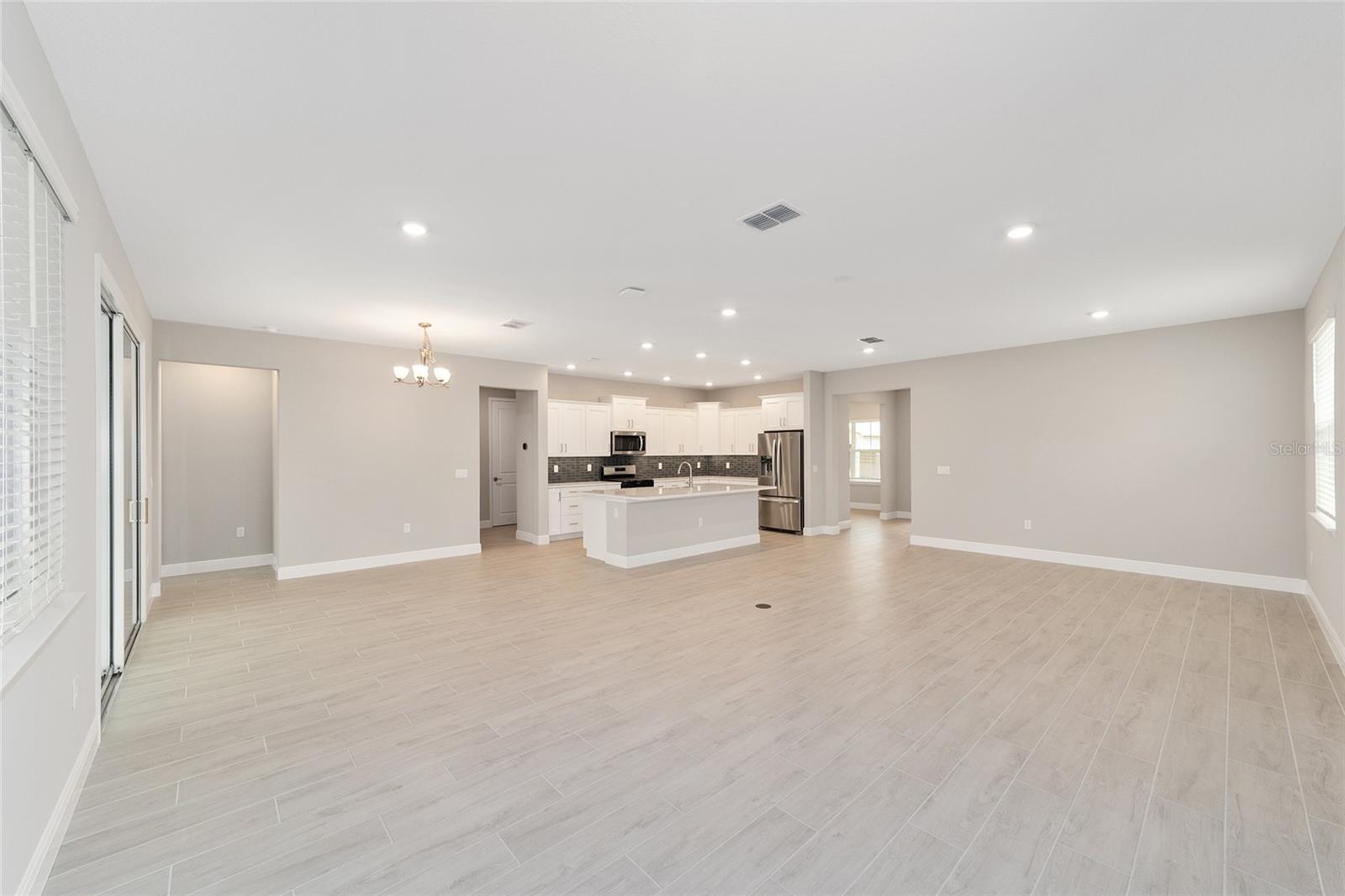 ON TOP OF THE WORLD - Residential