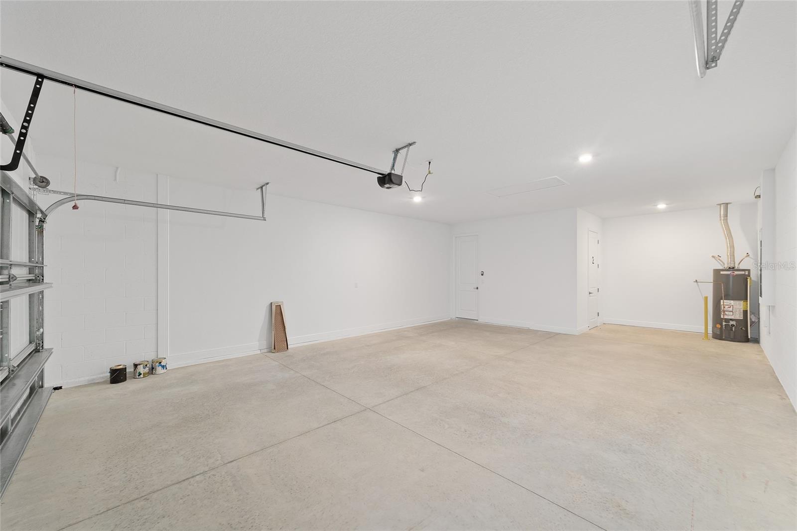 ON TOP OF THE WORLD - Residential