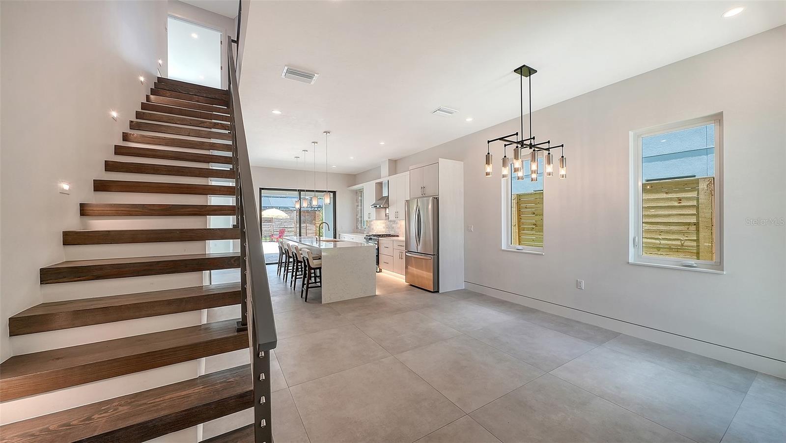 TAMIAMI TERRACE - Residential