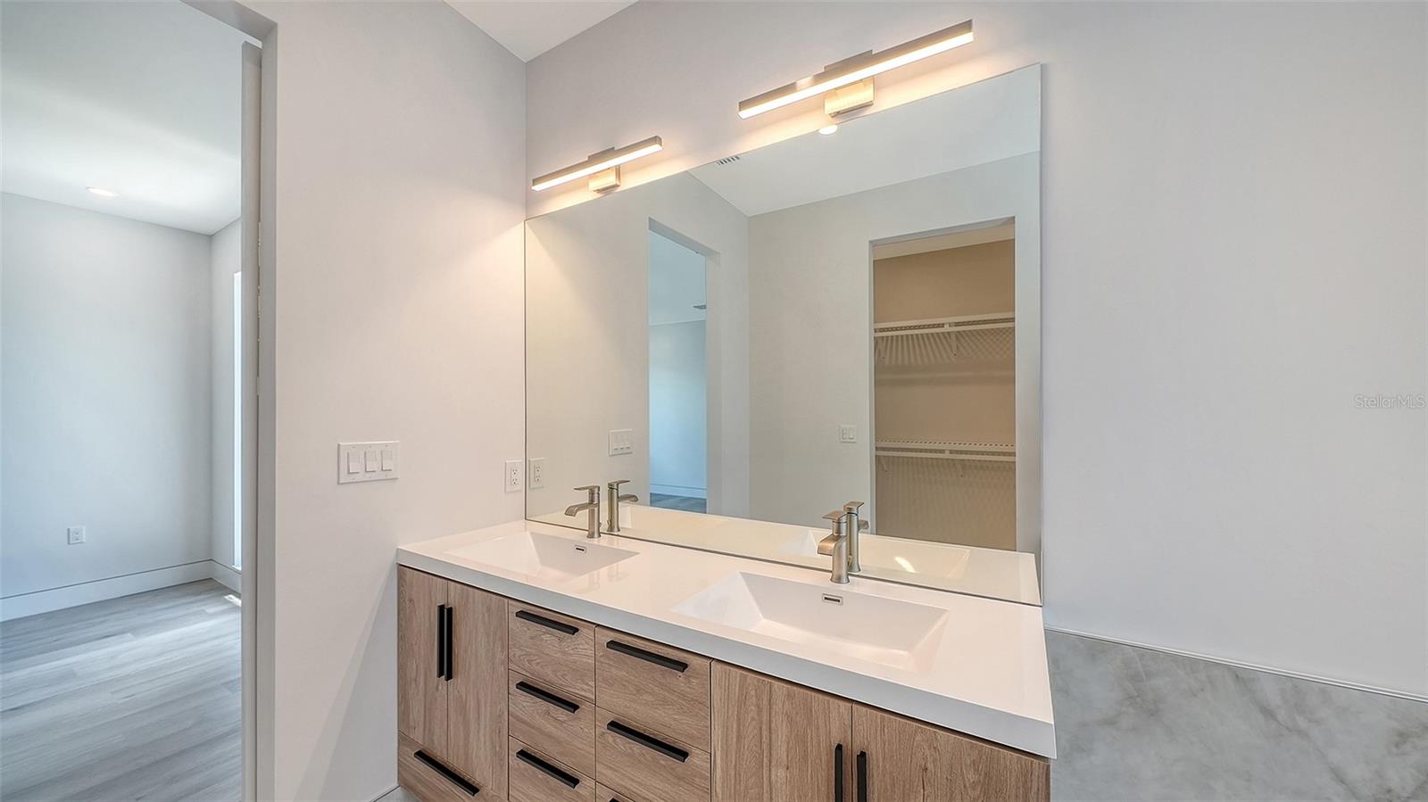 TAMIAMI TERRACE - Residential