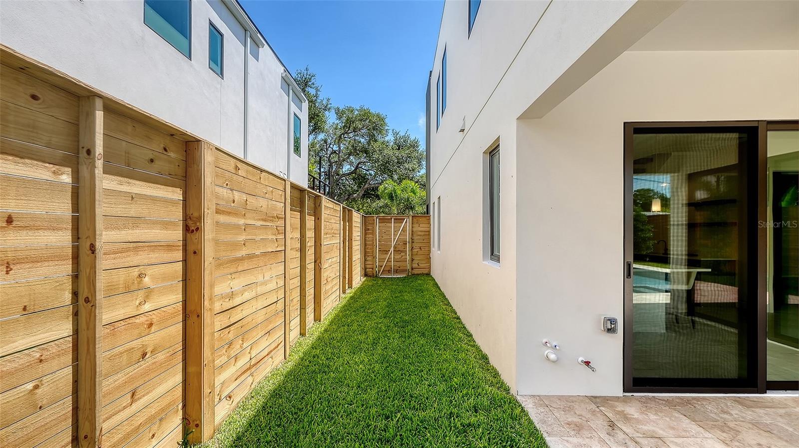 TAMIAMI TERRACE - Residential