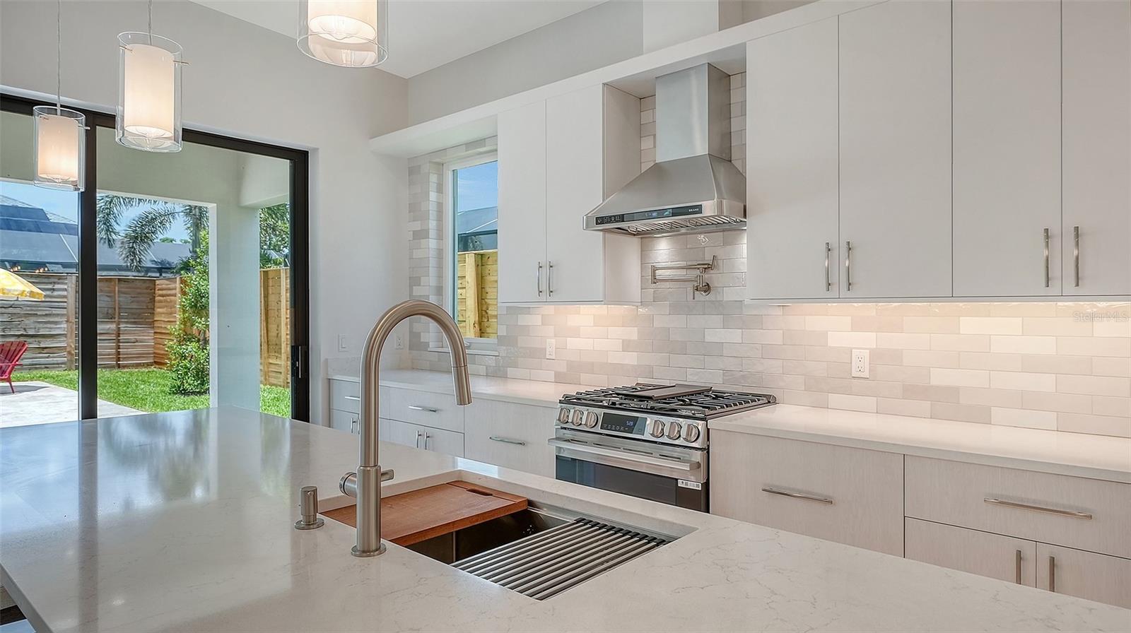 TAMIAMI TERRACE - Residential