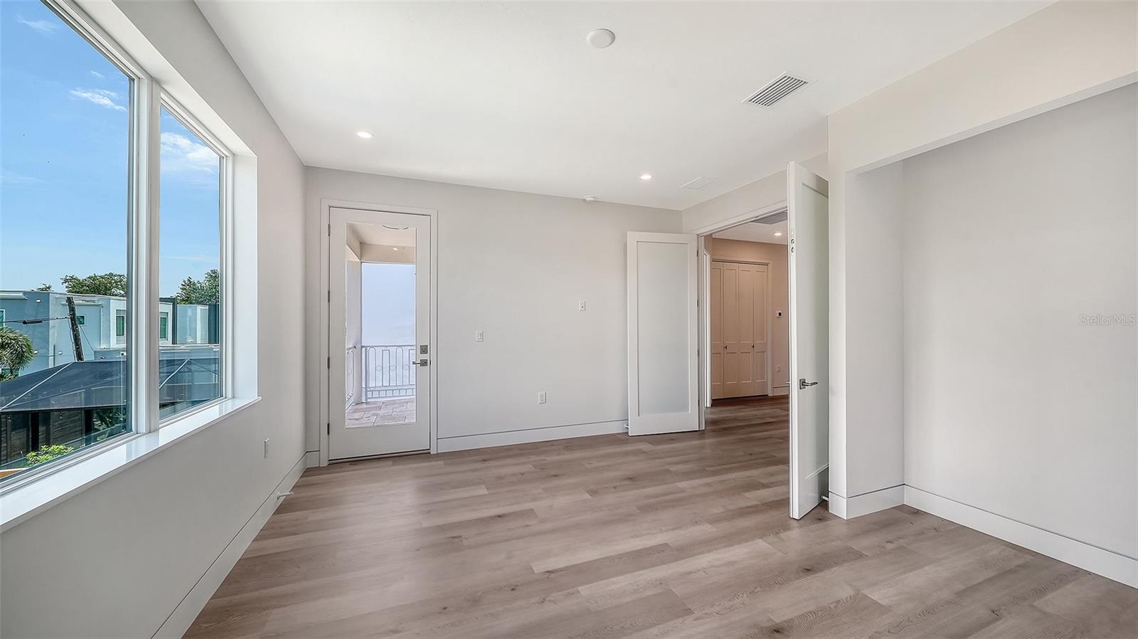 TAMIAMI TERRACE - Residential