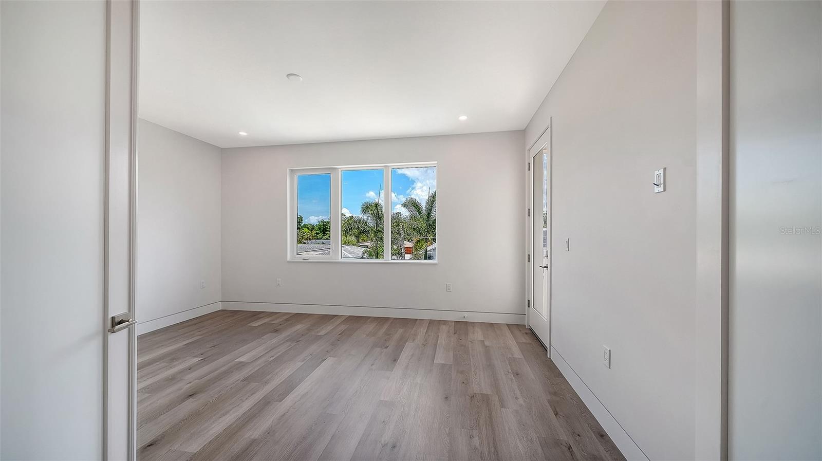 TAMIAMI TERRACE - Residential