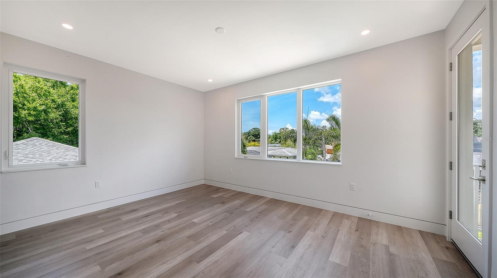 TAMIAMI TERRACE - Residential