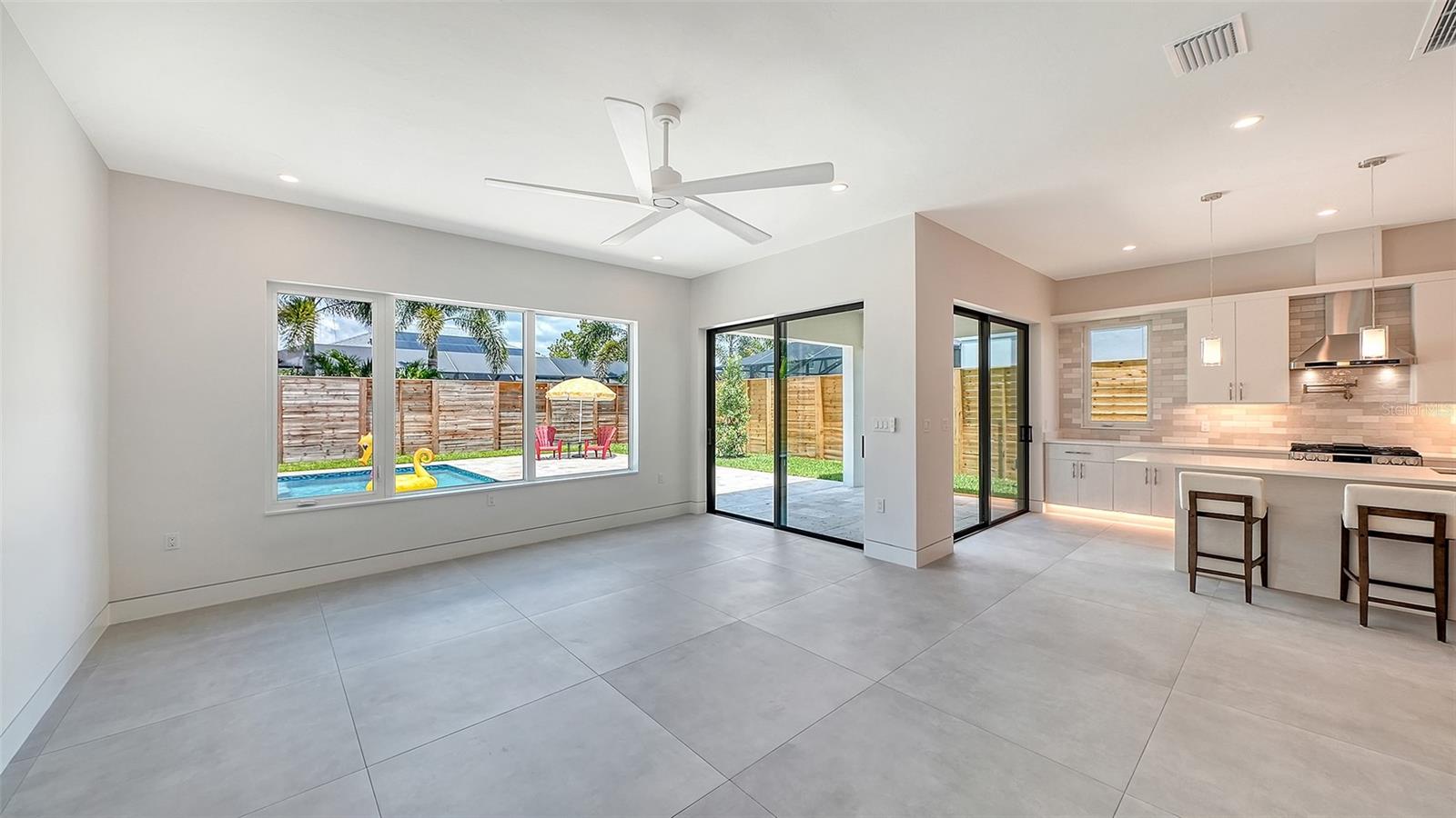 TAMIAMI TERRACE - Residential