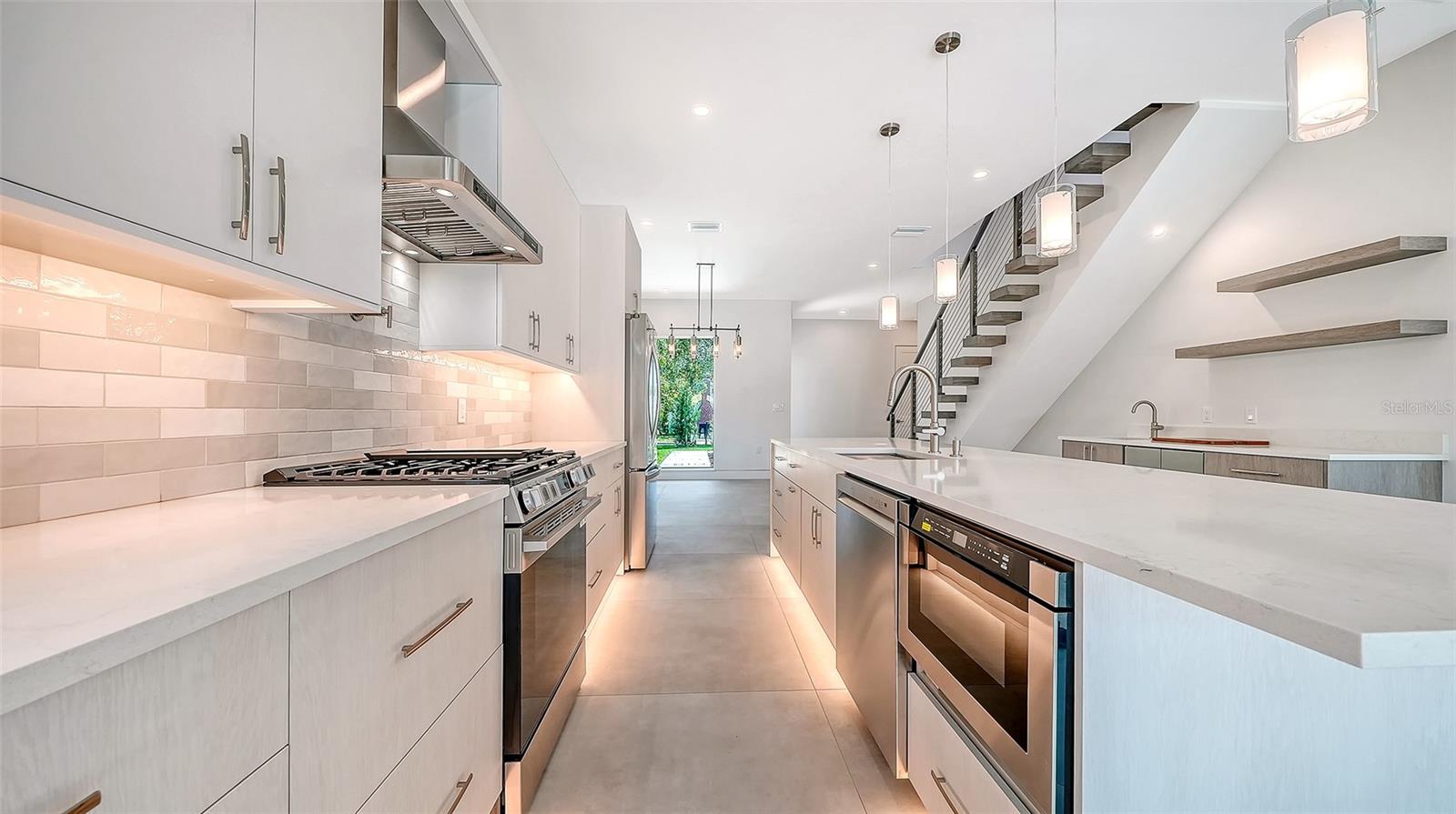 TAMIAMI TERRACE - Residential