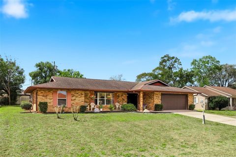 Photo of 2034 Claremont Drive, Deltona, FL 32725 (MLS # O6388948)