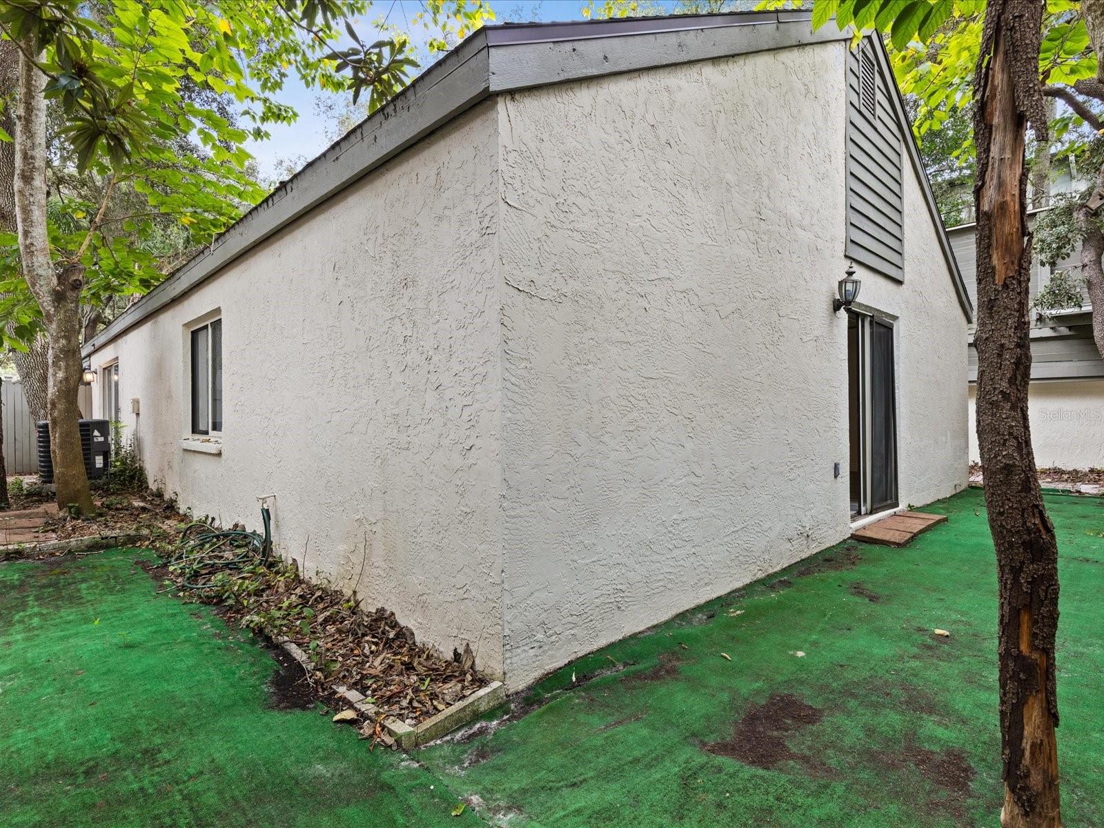 SWEETWATER OAKS II A CONDOMINI - Residential Lease