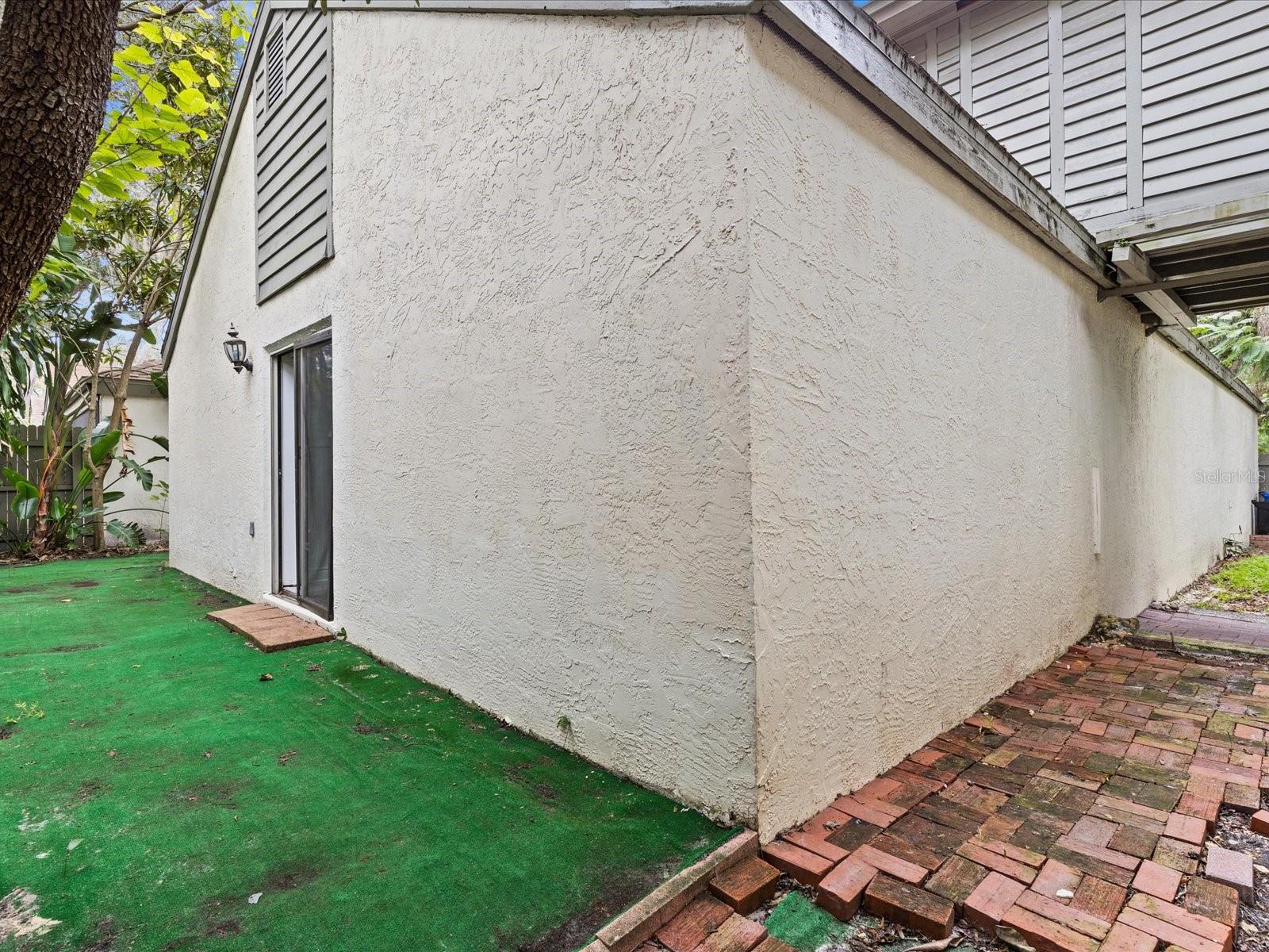 SWEETWATER OAKS II A CONDOMINI - Residential Lease