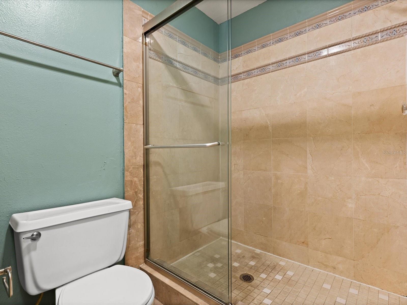 SWEETWATER OAKS II A CONDOMINI - Residential Lease