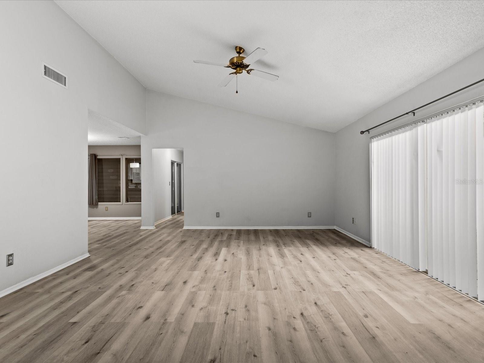 SWEETWATER OAKS II A CONDOMINI - Residential Lease