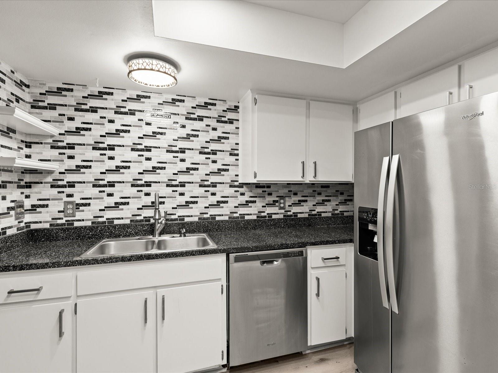 SWEETWATER OAKS II A CONDOMINI - Residential Lease