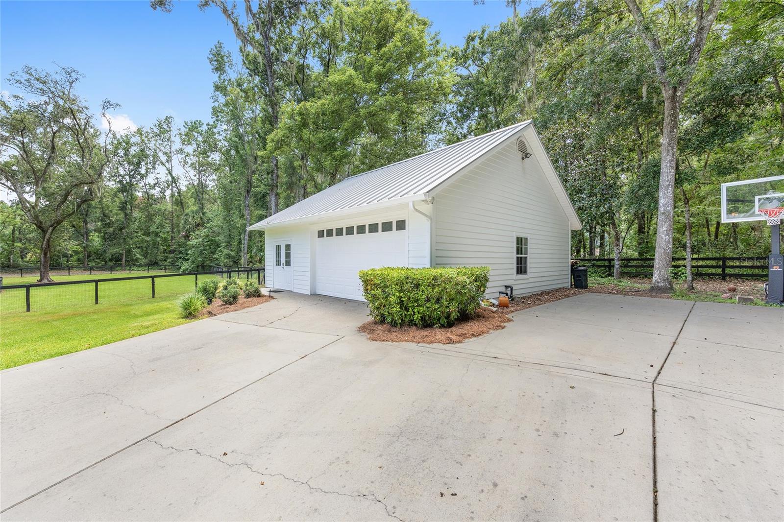LUTTRELL O R SHACKLEFORD LAND - Residential