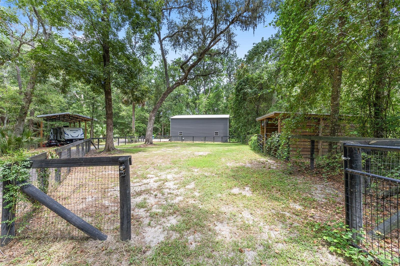 LUTTRELL O R SHACKLEFORD LAND - Residential