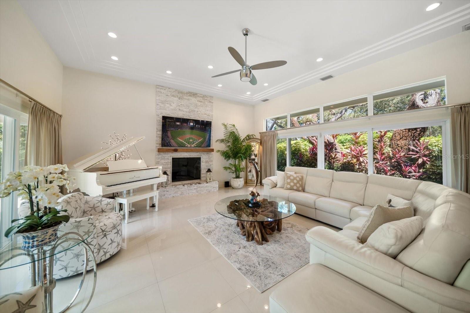 BELLEAIR ESTATES - Residential