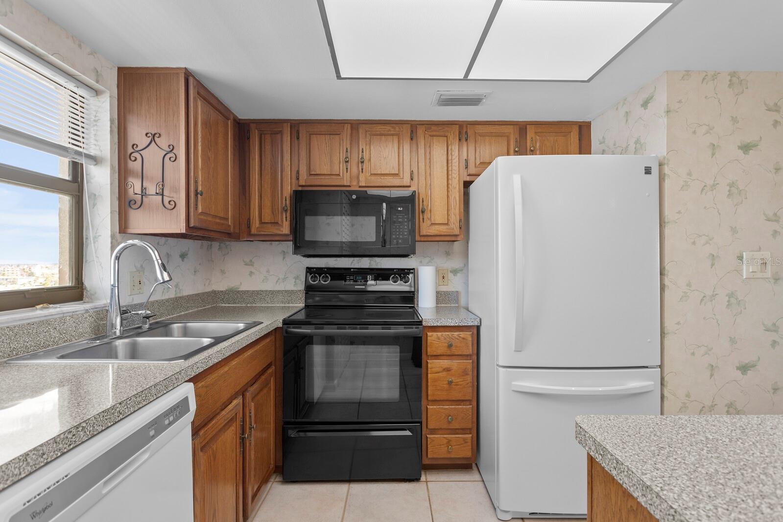 CHATEAU TOWER CONDO - Residential