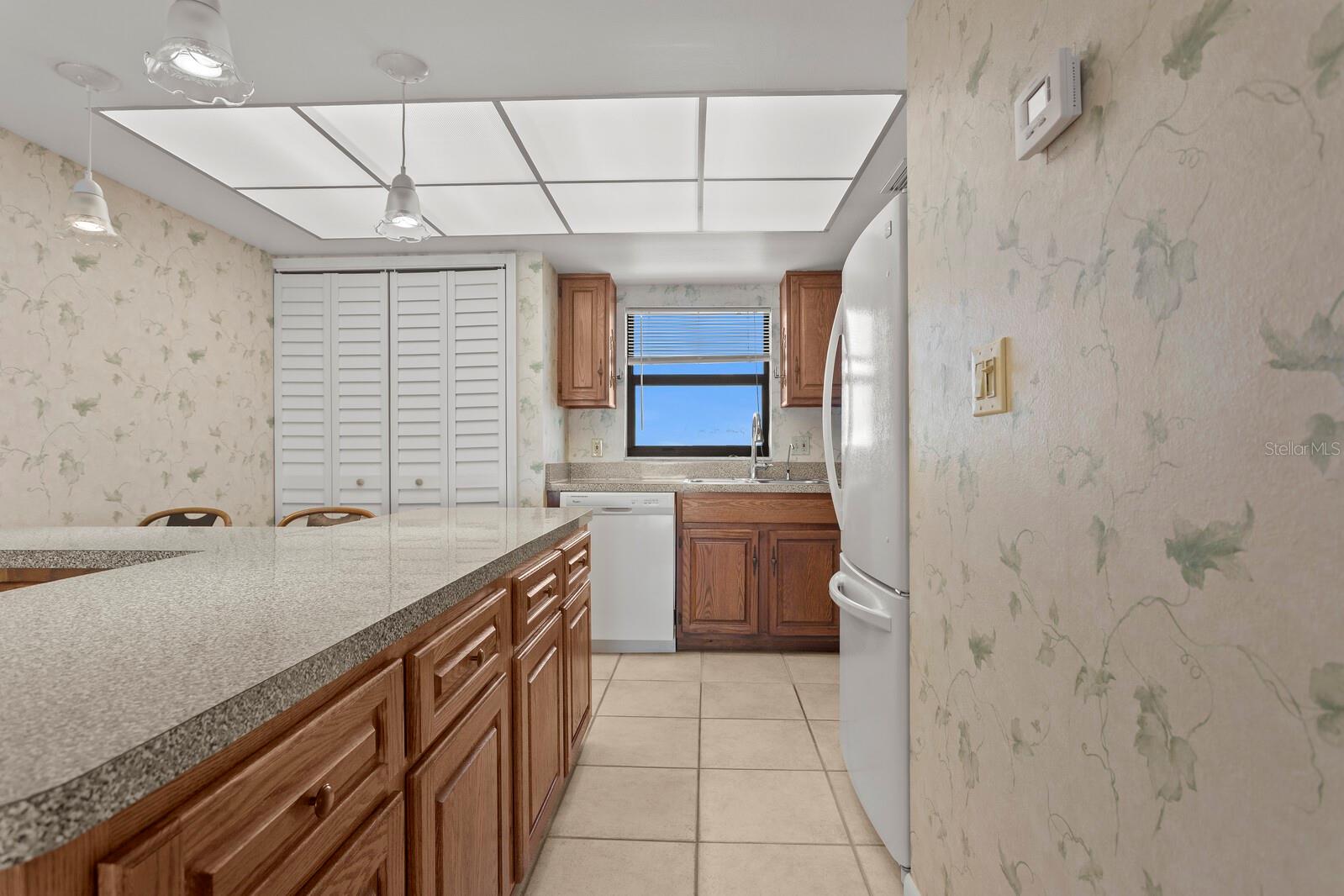 CHATEAU TOWER CONDO - Residential