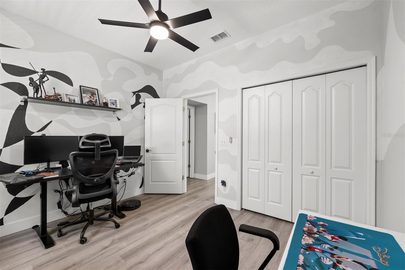 ADMIRAL POINTE - Residential