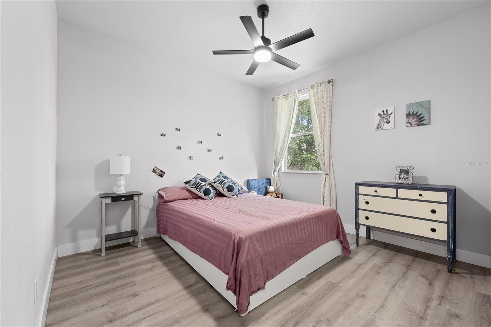 ADMIRAL POINTE - Residential