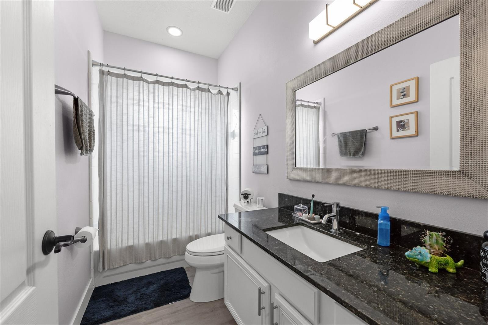 ADMIRAL POINTE - Residential