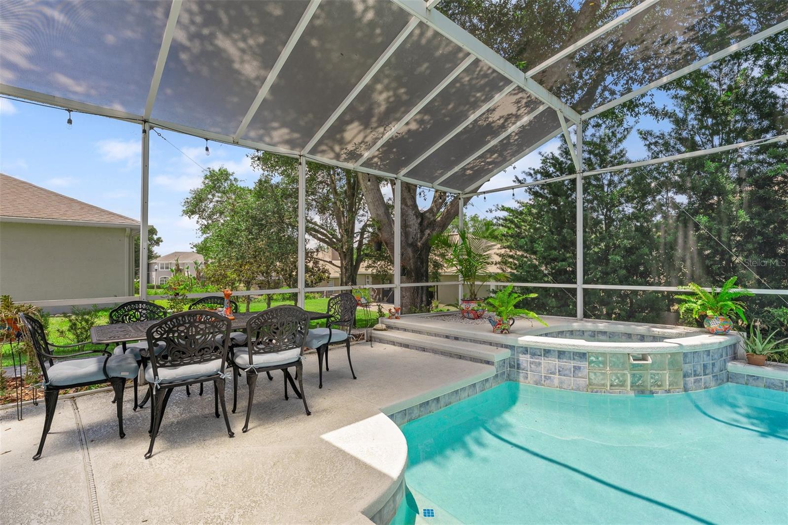 ADMIRAL POINTE - Residential