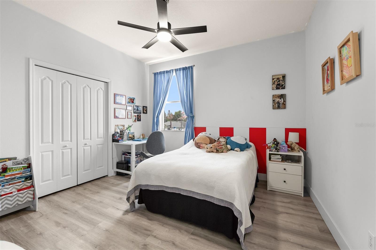 ADMIRAL POINTE - Residential