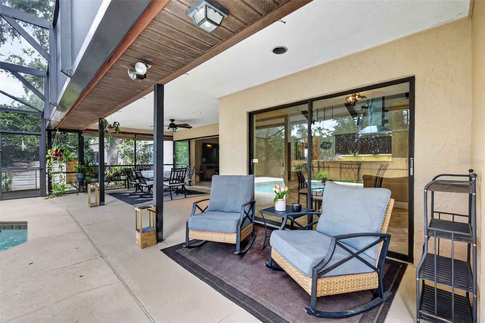 LAKE FOREST SUB - Residential
