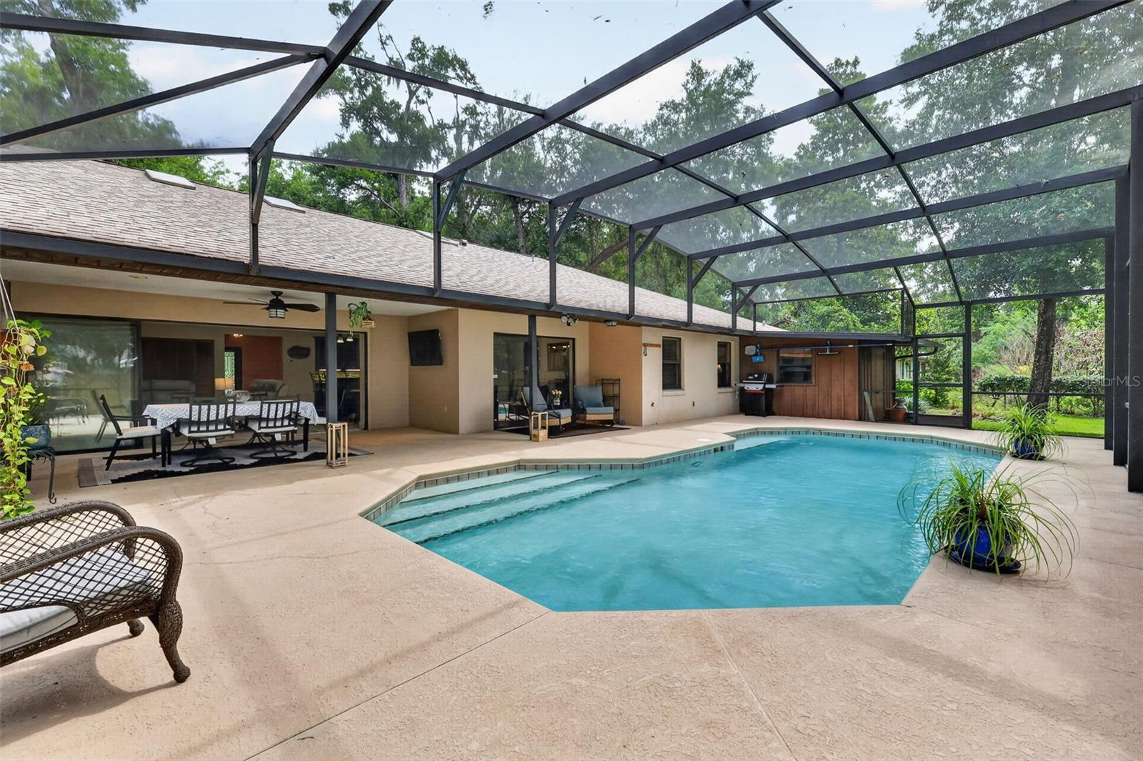 LAKE FOREST SUB - Residential