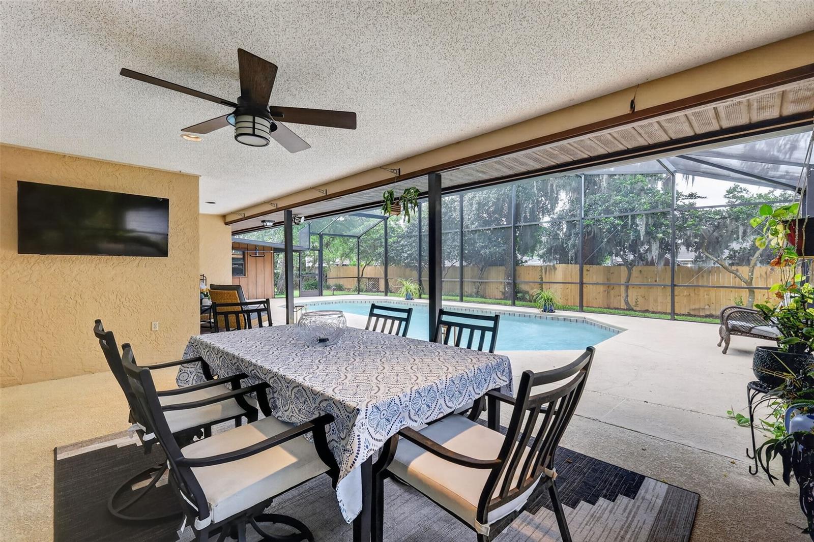 LAKE FOREST SUB - Residential
