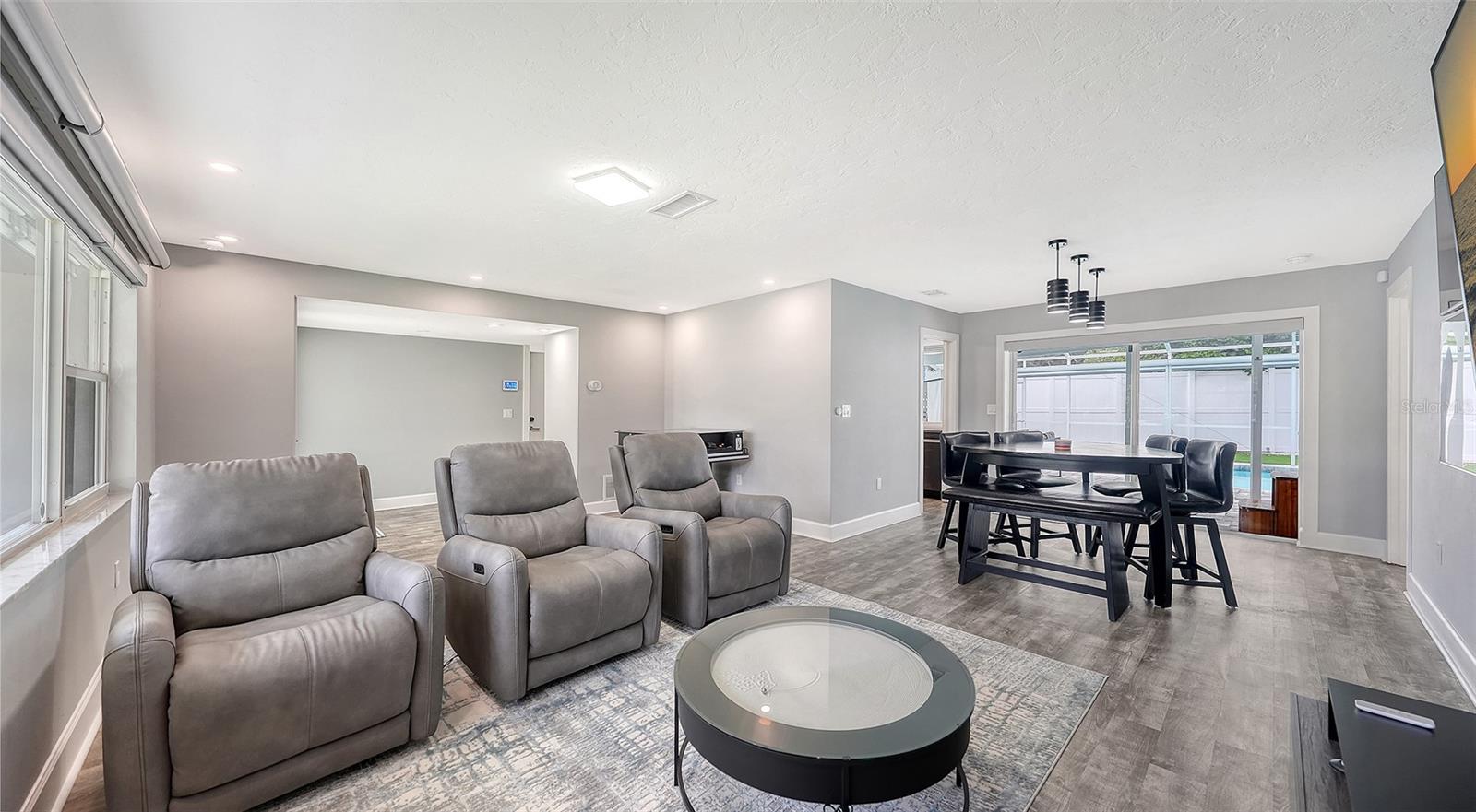2828 SUNCREST DRIVE