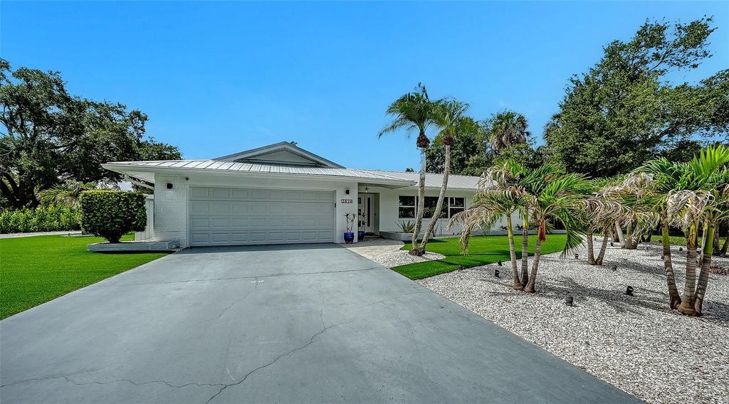 Photo of 2828 Suncrest Drive, Sarasota, FL 34239 (MLS # A4698395)