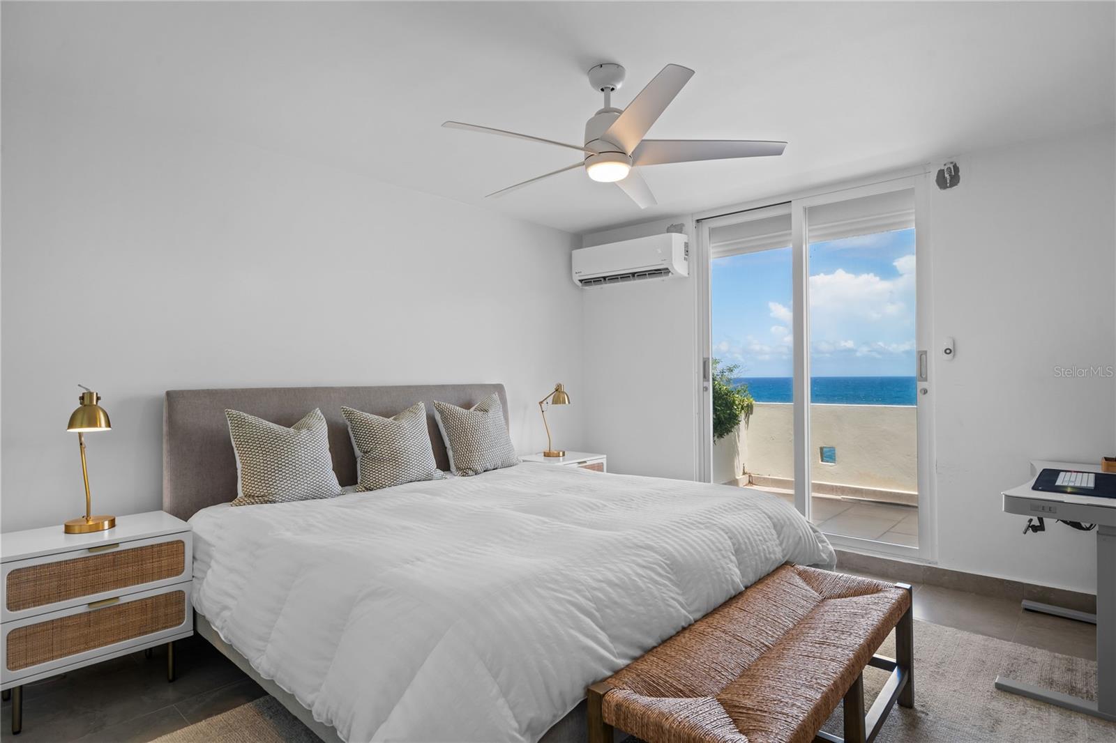 COSTA DORADA - Residential