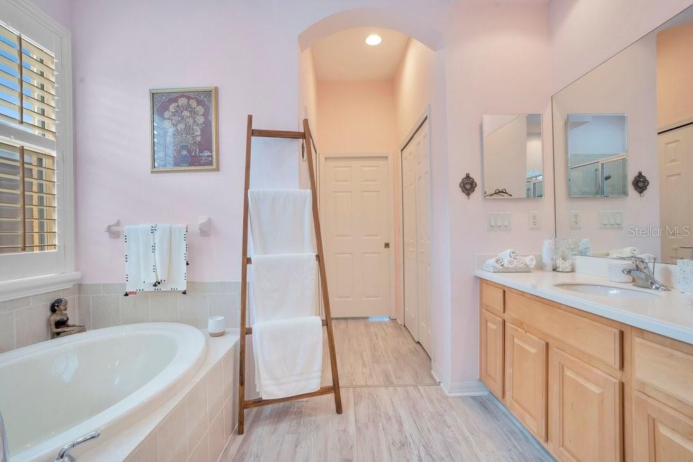 WATERS EDGE 01 - Residential