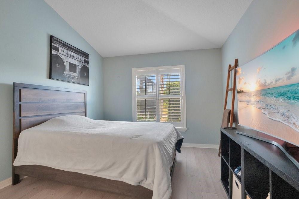 WATERS EDGE 01 - Residential