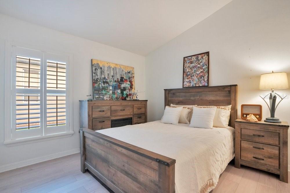 WATERS EDGE 01 - Residential