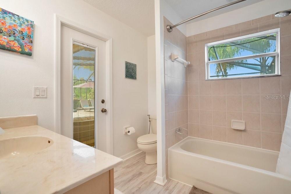 WATERS EDGE 01 - Residential