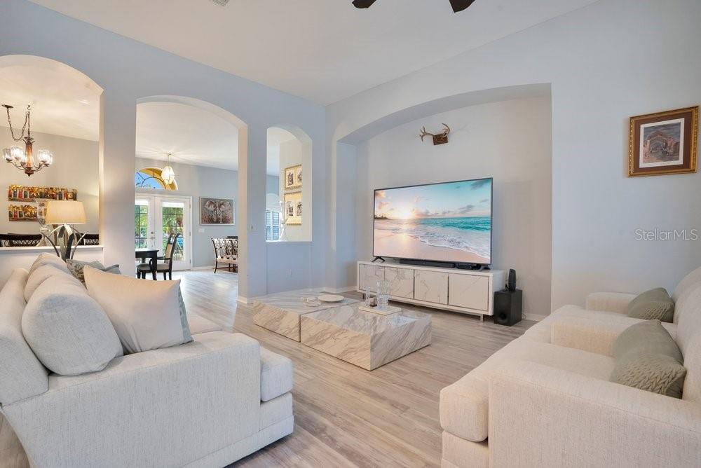 WATERS EDGE 01 - Residential