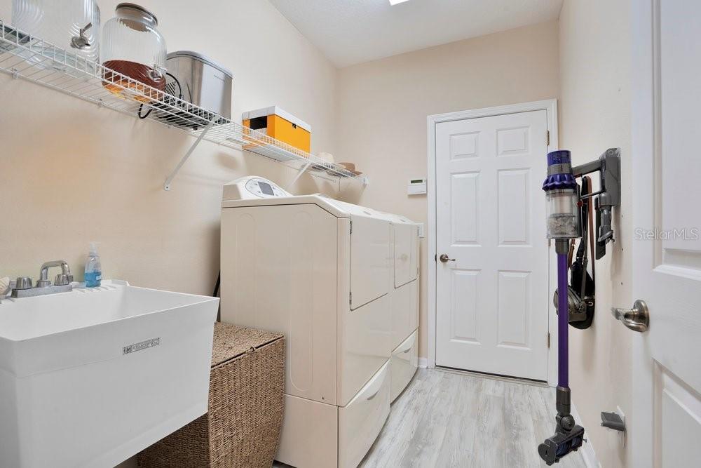 WATERS EDGE 01 - Residential