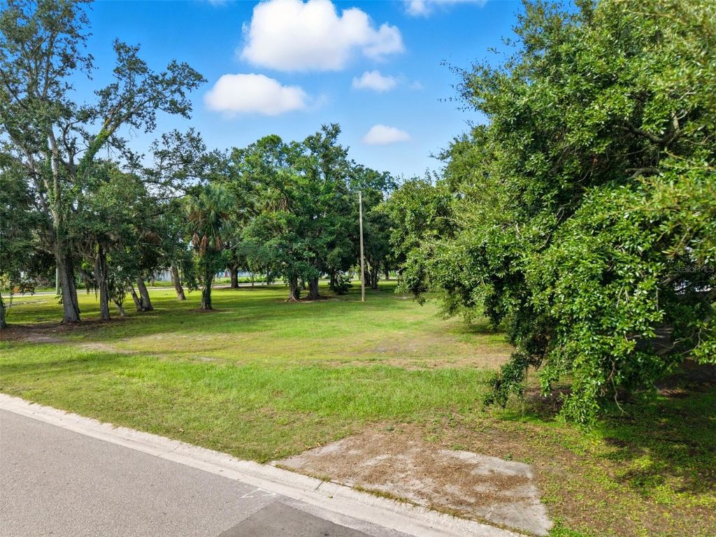 Photo of 1216 6th Street E, Bradenton, FL 34208 (MLS # A4665437)