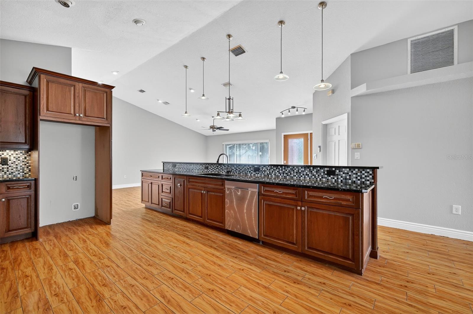 RAINTREE HARBOR SEC 02 - Residential