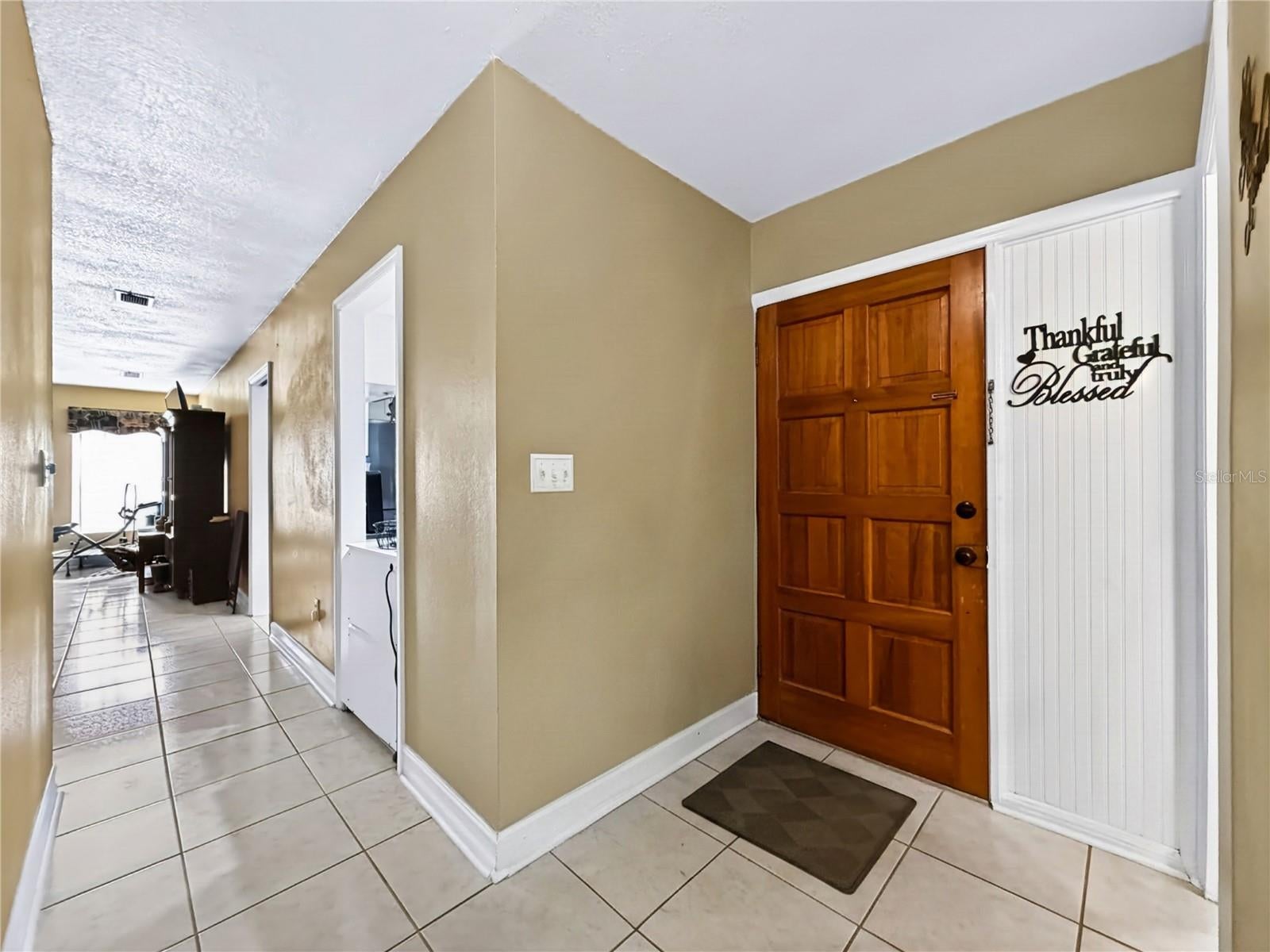 1406 HIGHVIEW ROAD