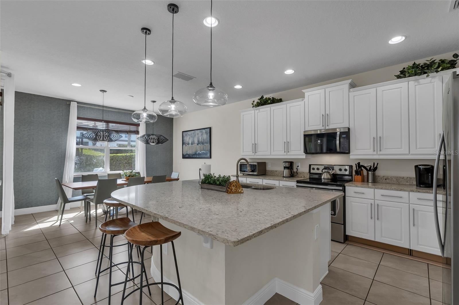 7685 FAIRFAX DRIVE