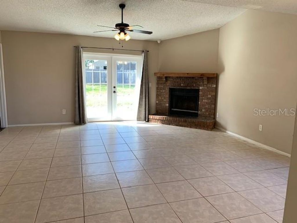 Photo of 860 Maple Forest Drive, Orlando, FL 32825 (MLS # O6405322)