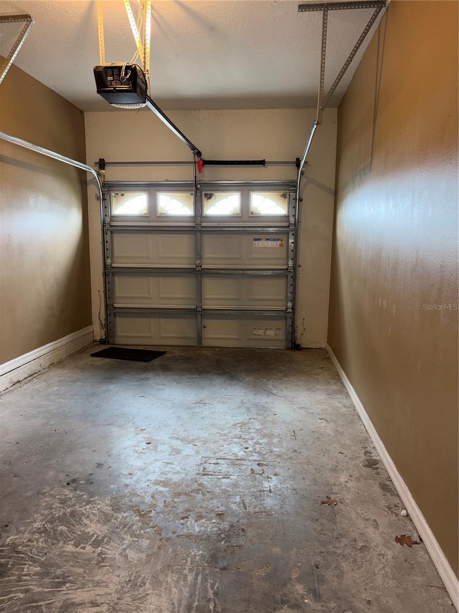 VILLAS AT ESTANCIA CONDO - Residential Lease