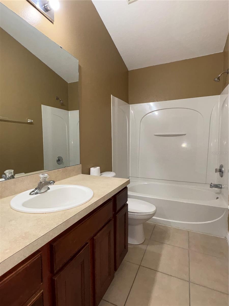 VILLAS AT ESTANCIA CONDO - Residential Lease