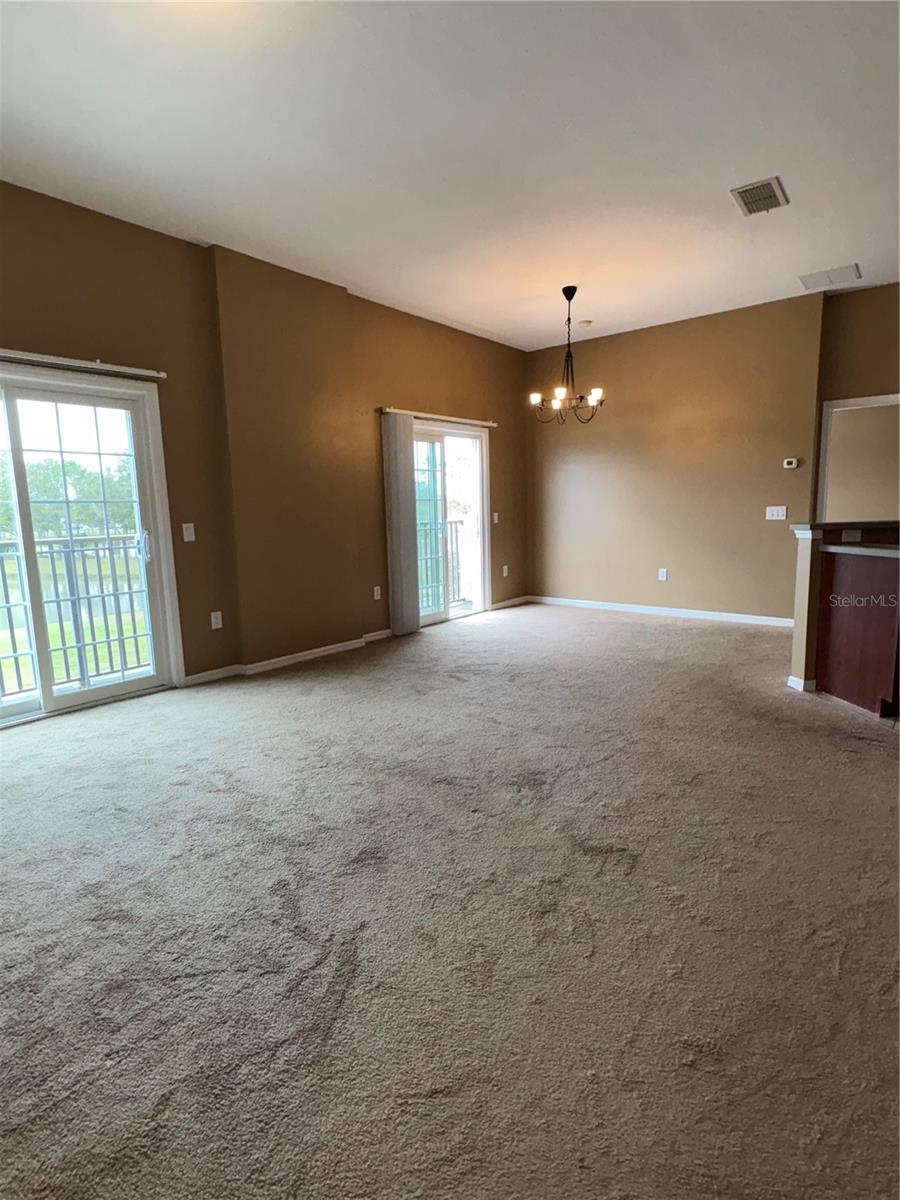 VILLAS AT ESTANCIA CONDO - Residential Lease