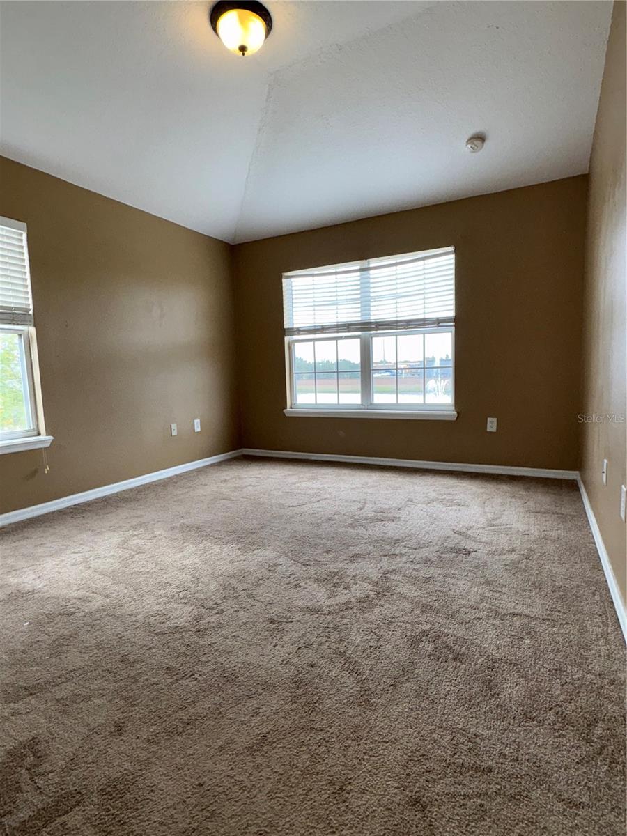 VILLAS AT ESTANCIA CONDO - Residential Lease