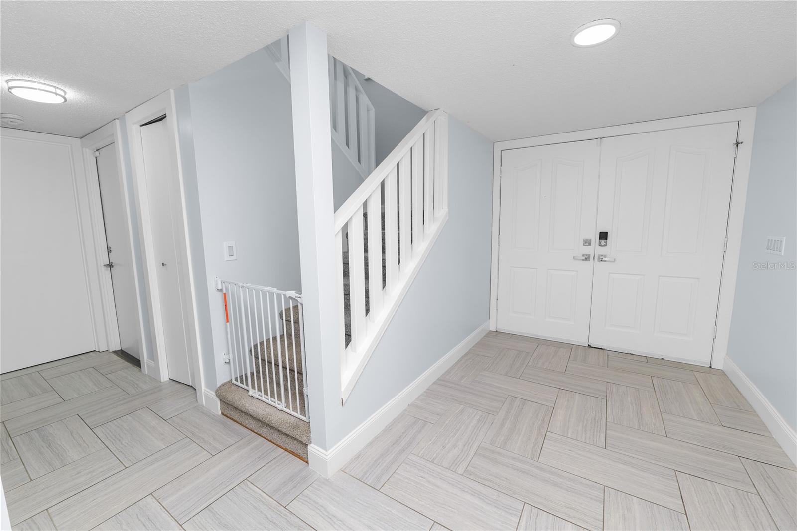 1224 RAINBROOK CIRCLE