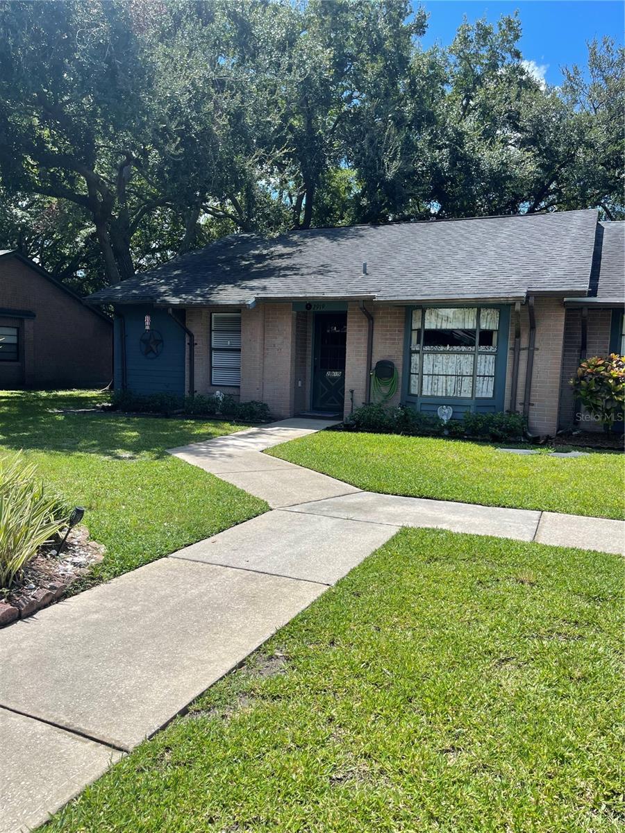2919 DUCHESS OAK COURT